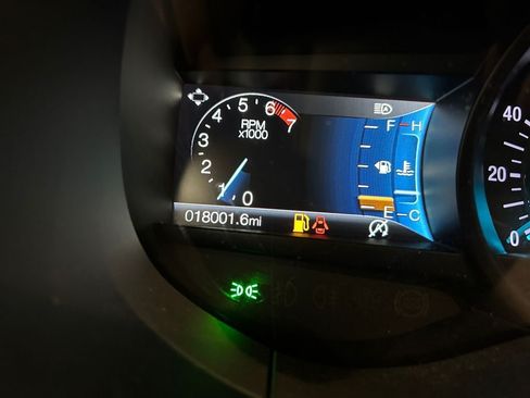 Used 2022 Ford Edge SE AWD/4WD image 10