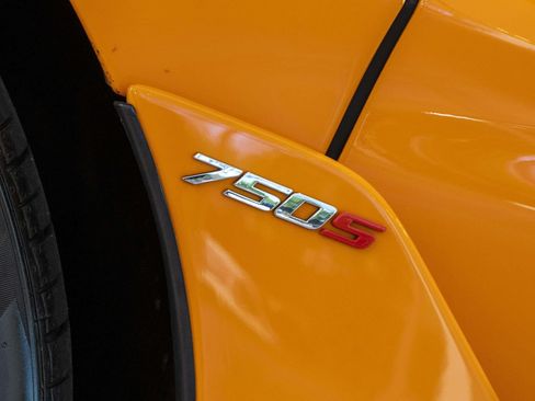 Used 2024 McLaren 750S Spider RWD image 12