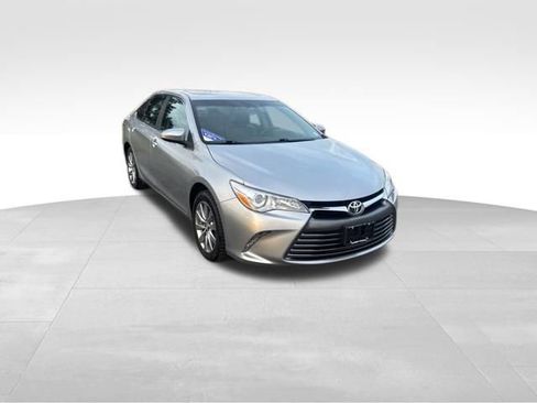 Used 2016 Toyota Camry XLE image 7