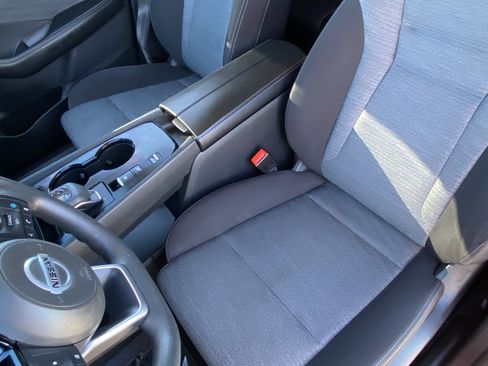 Used 2021 Nissan Rogue SV image 27