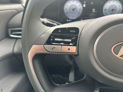 Used 2024 Hyundai Elantra SEL image 17