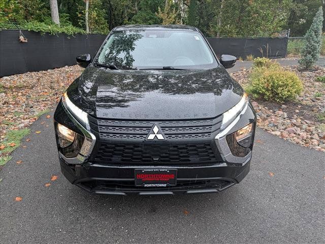 Used 2022 Mitsubishi Eclipse Cross LE FWD image 8