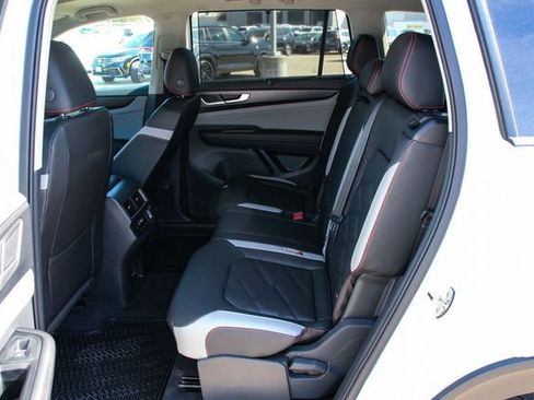 New 2026 Volkswagen Atlas Peak Edition image 30