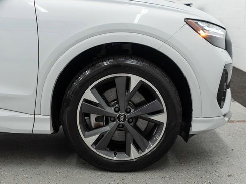 Used 2022 Audi Q4 e-tron Prestige image 38