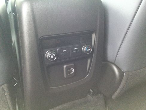 Used 2023 Buick Enclave Essence w/ Experience Buick Package FWD image 13