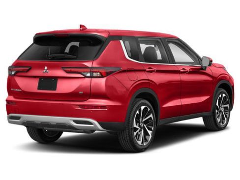 Used 2023 Mitsubishi Outlander SE AWD/4WD image 2