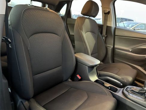 Used 2020 Hyundai Elantra GT image 33