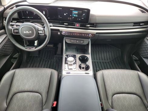 Used 2025 Kia Carnival SX w/ SX Dark Edition Package FWD image 27