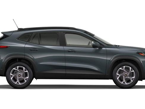 New 2026 Chevrolet Trax LT w/ LT Convenience Package FWD image 16