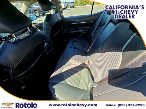 Used 2020 Toyota Camry SE w/ Carpet Mat Package image 14
