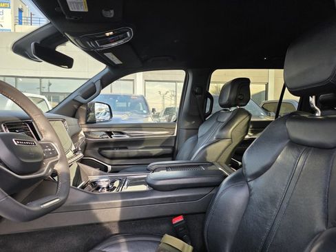 Used 2022 Jeep Wagoneer Series II image 4