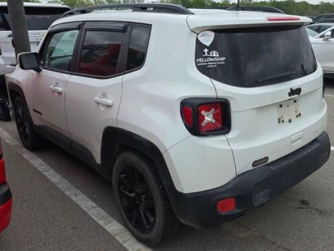 Used 2018 Jeep Renegade Altitude image 9