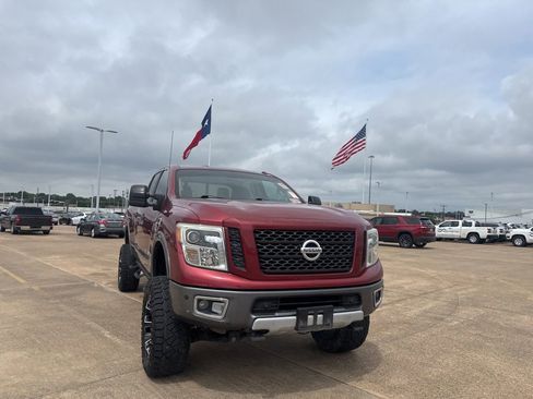 Used 2016 Nissan Titan PRO-4X AWD/4WD image 3