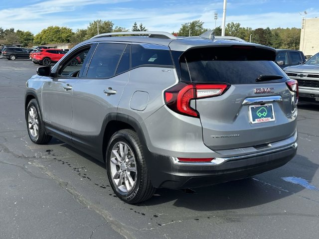 Certified 2024 GMC Terrain SLT FWD image 5