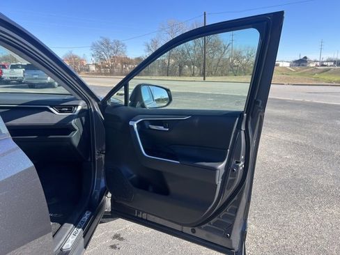 Used 2024 Toyota RAV4 XLE Premium image 20
