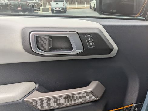 Used 2022 Ford Bronco Badlands w/ Sasquatch Package image 12