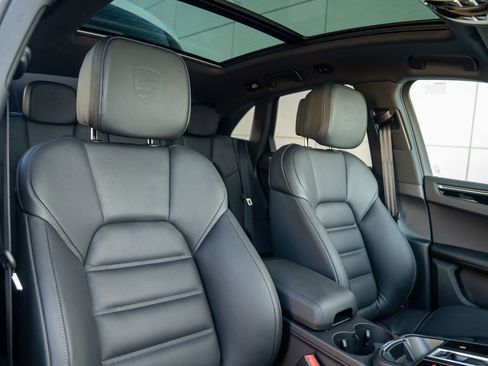 New 2026 Porsche Macan image 27