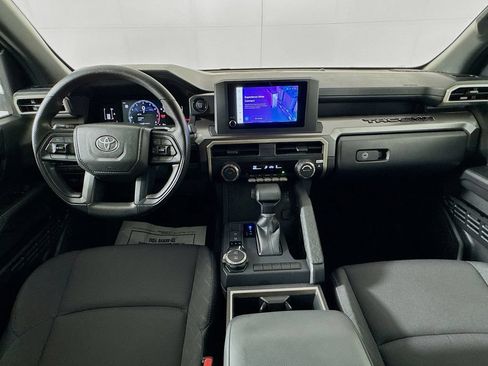 Used 2025 Toyota Tacoma SR5 AWD/4WD image 25