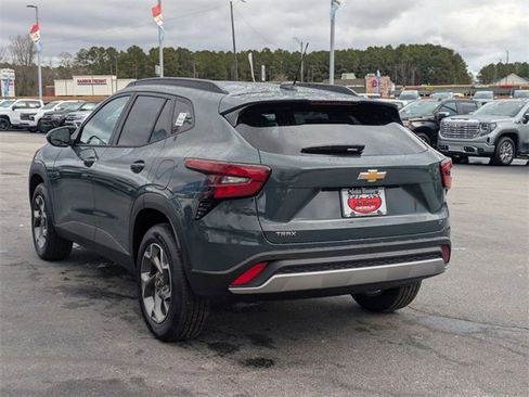 New 2026 Chevrolet Trax LT w/ Driver Confidence Package image 5