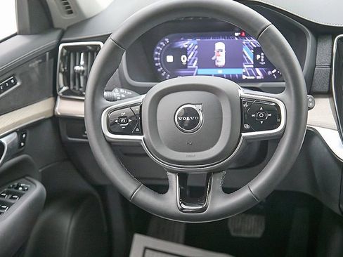 New 2026 Volvo XC90 B6 Plus w/ Protection Package Premier image 28