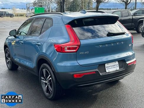 Used 2024 Volvo XC40 B5 Core image 5