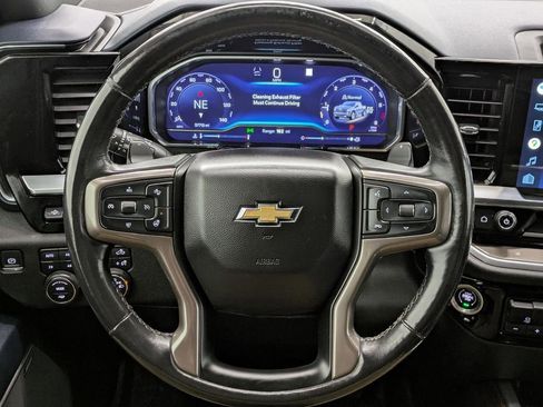 Used 2022 Chevrolet Silverado 1500 High Country w/ Technology Package image 36