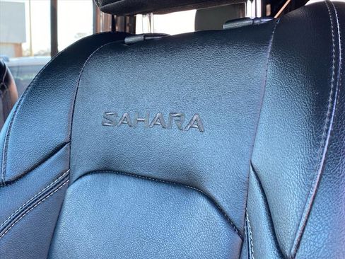 Used 2022 Jeep Wrangler Unlimited Sahara w/ Cold Weather Group image 14