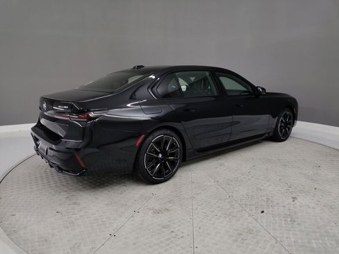 New 2025 BMW i7 xDrive60 w/ Premium Package image 6