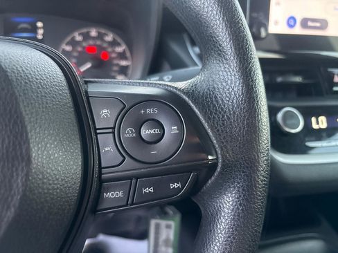 Used 2023 Toyota Corolla LE image 22