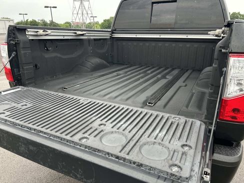 Used 2021 Nissan Titan SV w/ SV Convenience Package AWD/4WD image 15
