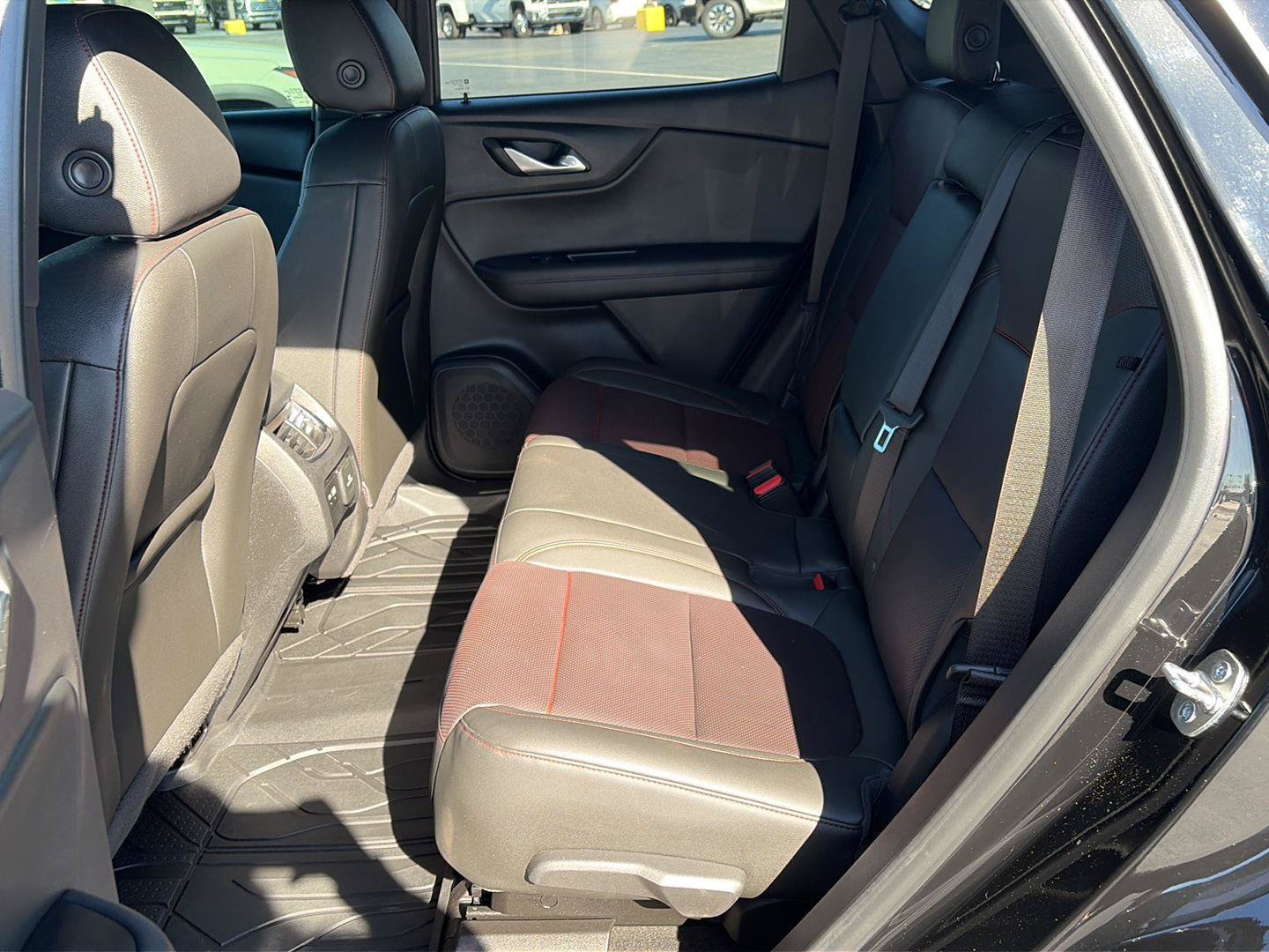Used 2019 Chevrolet Blazer RS w/ Sun and Wheels Package FWD image 13
