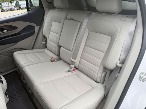 Used 2024 GMC Terrain Denali AWD/4WD image 17