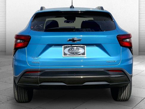 New 2026 Chevrolet Trax ACTIV w/ Sunroof Package FWD image 4