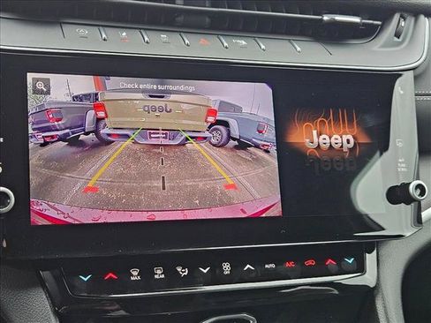 New 2026 Jeep Grand Cherokee L Limited w/ Limited Altitude Package AWD/4WD image 13