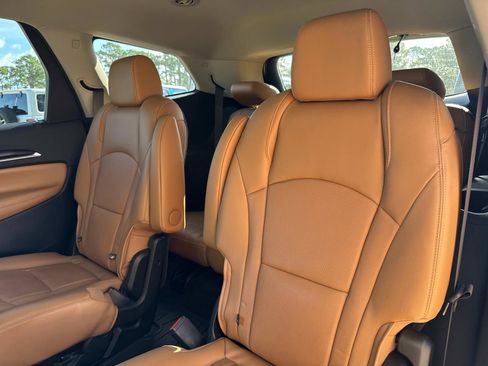 Used 2019 Buick Enclave Essence FWD image 13