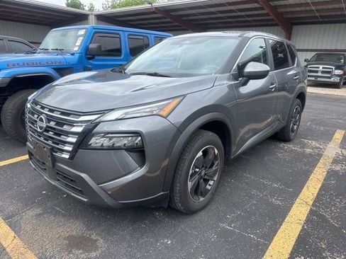 Used 2025 Nissan Rogue SV AWD/4WD image 15