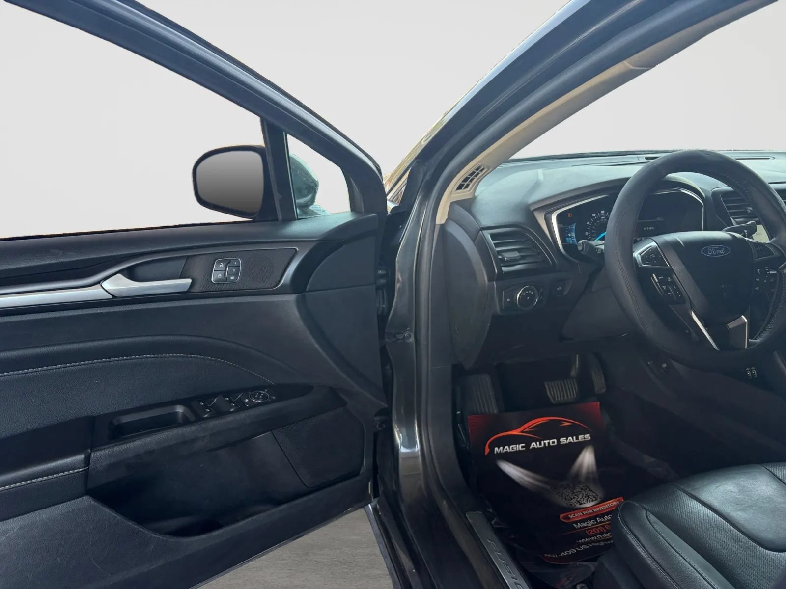 Used 2020 Ford Fusion Titanium AWD/4WD image 11