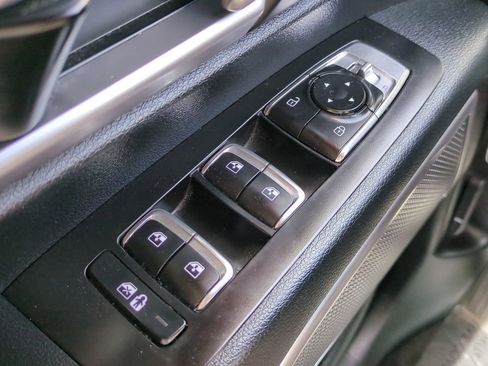 Used 2025 Kia Telluride S AWD/4WD image 25