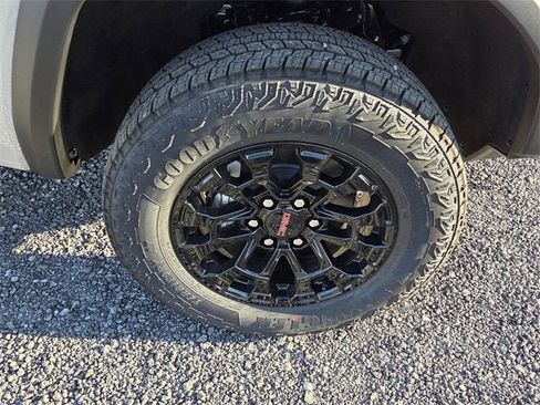 New 2026 GMC Canyon Elevation w/ Convenience Package image 16