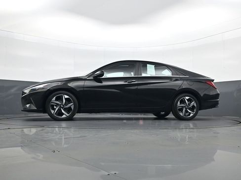 Certified 2023 Hyundai Elantra Limited image 28