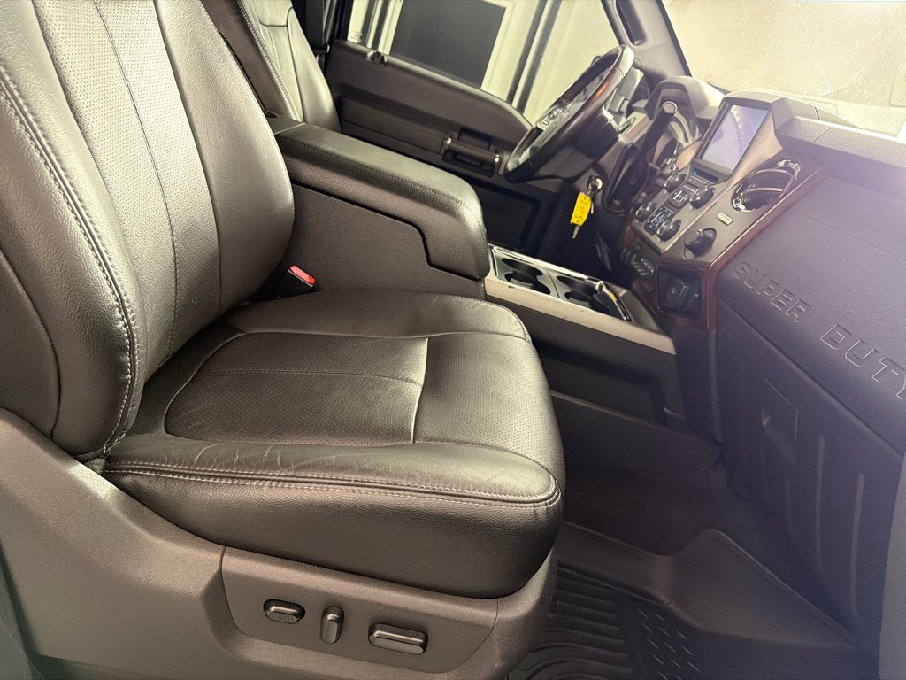 Used 2016 Ford F250 Lariat w/ Lariat Ultimate Package AWD/4WD image 22