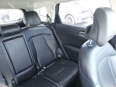 Used 2025 Kia Sportage EX image 14