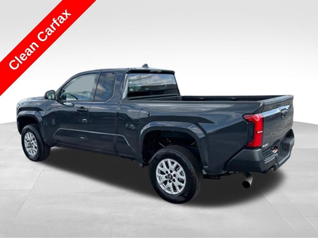 Used 2025 Toyota Tacoma SR AWD/4WD image 4