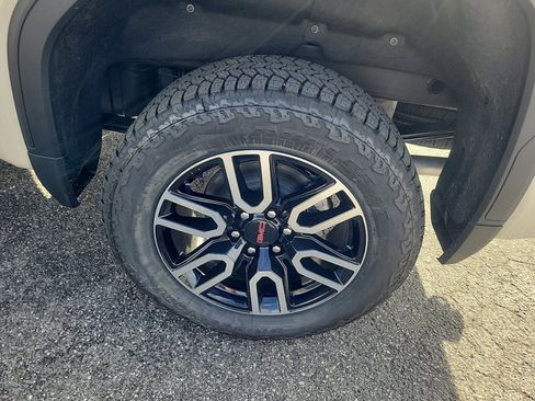 New 2026 GMC Sierra 1500 AT4 w/ AT4 Premium Package image 8