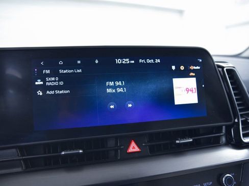 Used 2025 Kia Sportage EX image 21