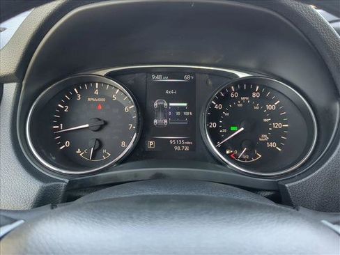 Used 2016 Nissan Rogue S image 11