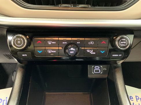Used 2025 Jeep Compass Limited AWD/4WD image 25