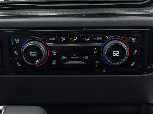 Used 2025 Chevrolet Silverado 1500 ZR2 w/ Technology Package image 26