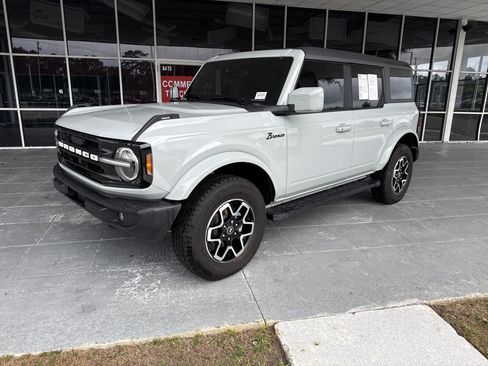 Used 2024 Ford Bronco Outer Banks AWD/4WD image 4