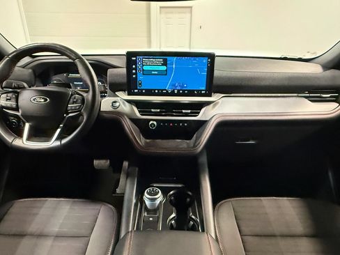 Used 2025 Ford Explorer ST-Line AWD/4WD image 18